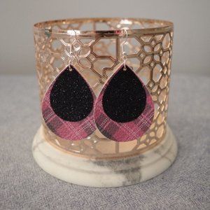 Diagonal Pink/Grey Plaid with Black Glitter Teardrop Earrings